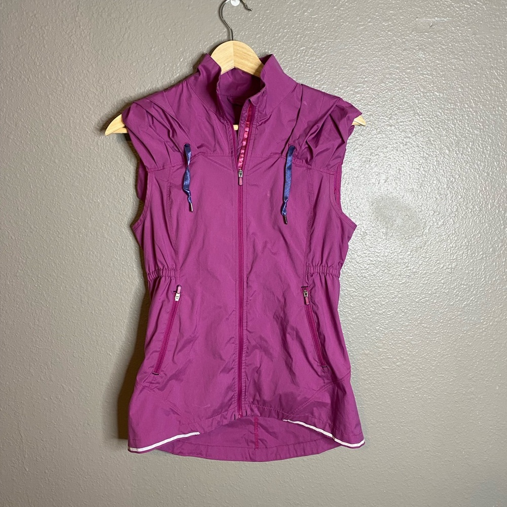Lululemon Athletica Pack it up Vest